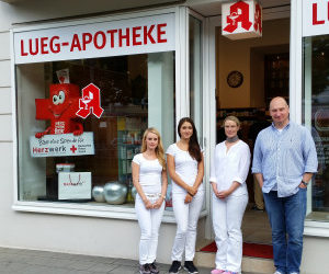 Herzwerk-Box macht Station in Oberkassler Lueg-Apotheke