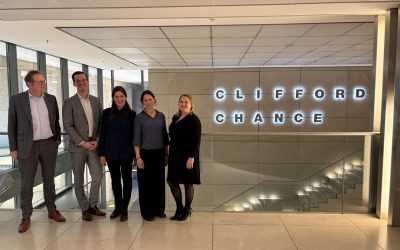 Scheckübergabe bei Clifford Chance
